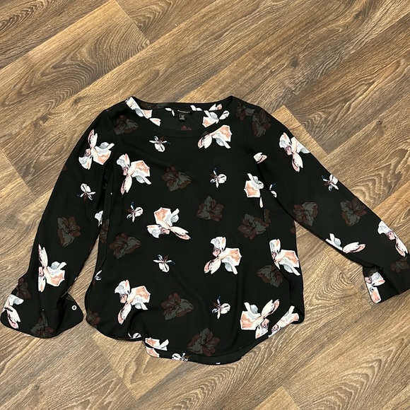 Banana Republic Petite XS black long sleeve floral blouse - Picture 4 of 4